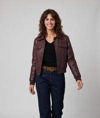 Veste courte en simili-cuir noir à col chemise - noir