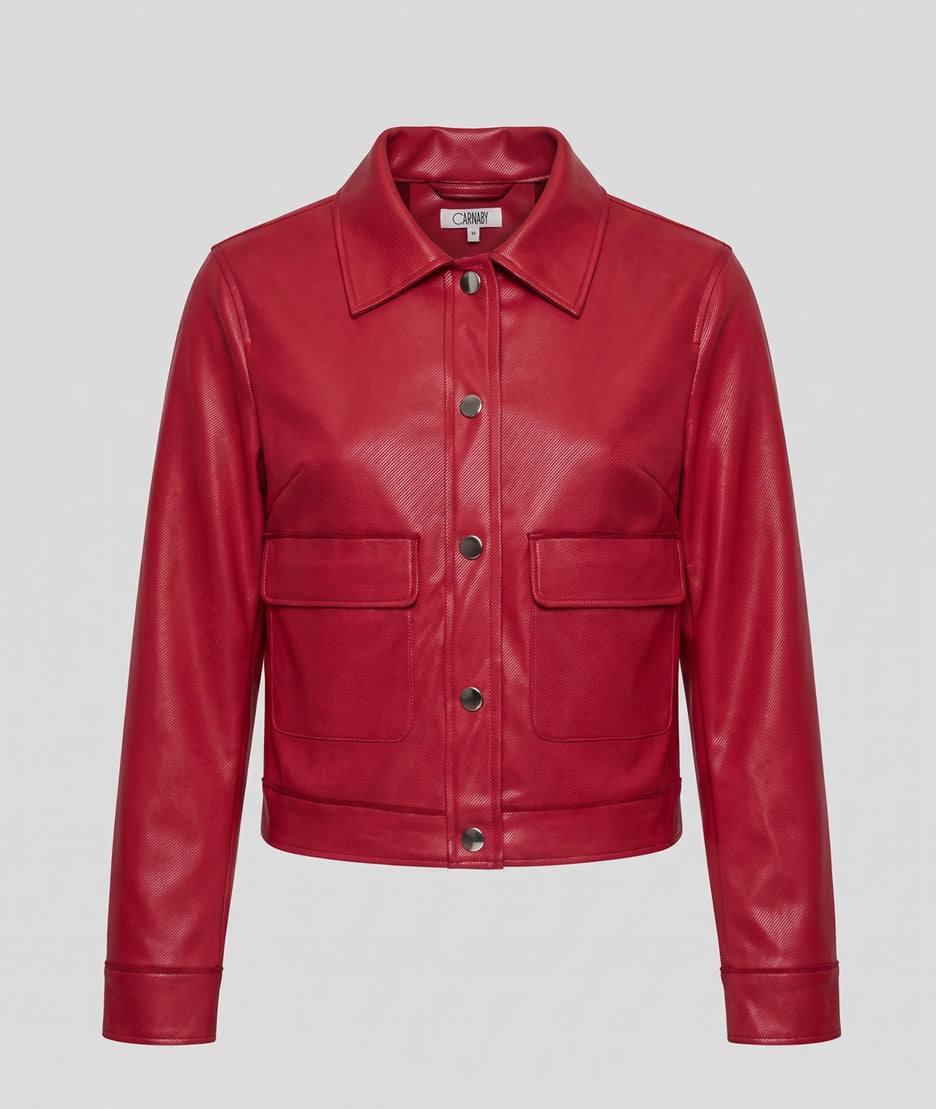 Veste courte femme Carla rouge effet brillant avec poches à rabat et boutons pression