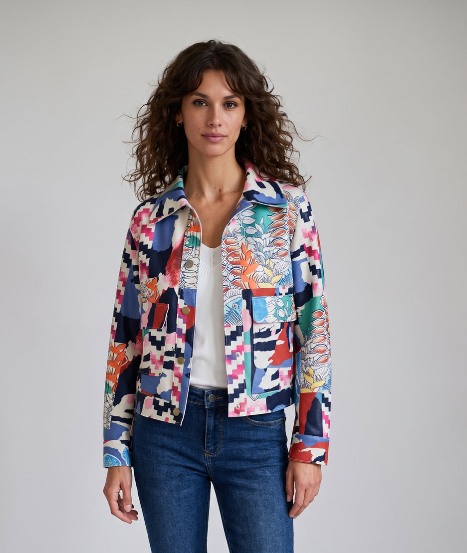Veste courte femme Kelly bleu à motifs colorés effet ciré et poches à rabat