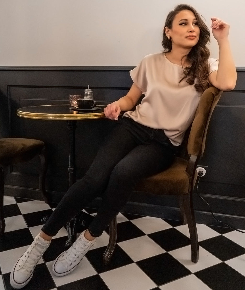 T-shirt effet satiné Unity beige face avant