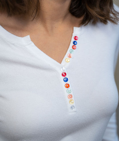 Pull col en V blanc femme détails
