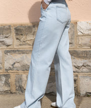 Tean large taille haute Taylor jean clair côté