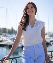 T-shirt à broderies Ajana blanc de face