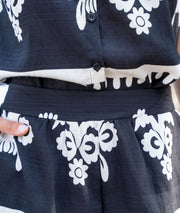 Ensemble short Beatrice noir  détail ceinture