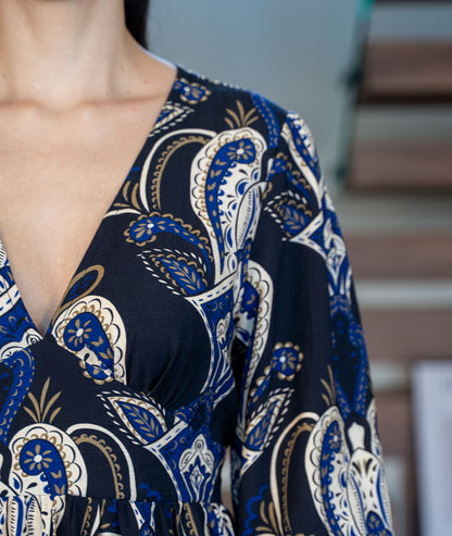 Robe bohème imprimée cachemire col V zoom avant