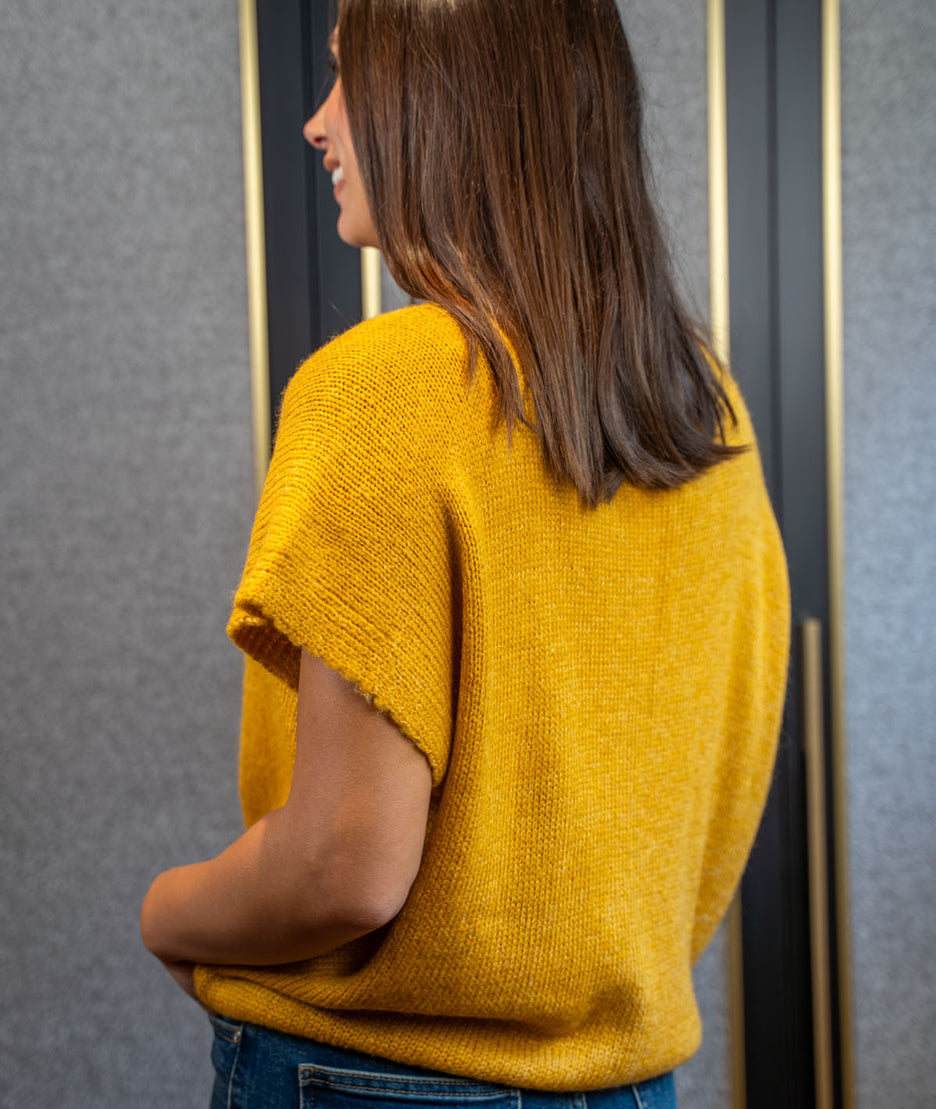 Gilet manches courtes en maille ocre face arrière