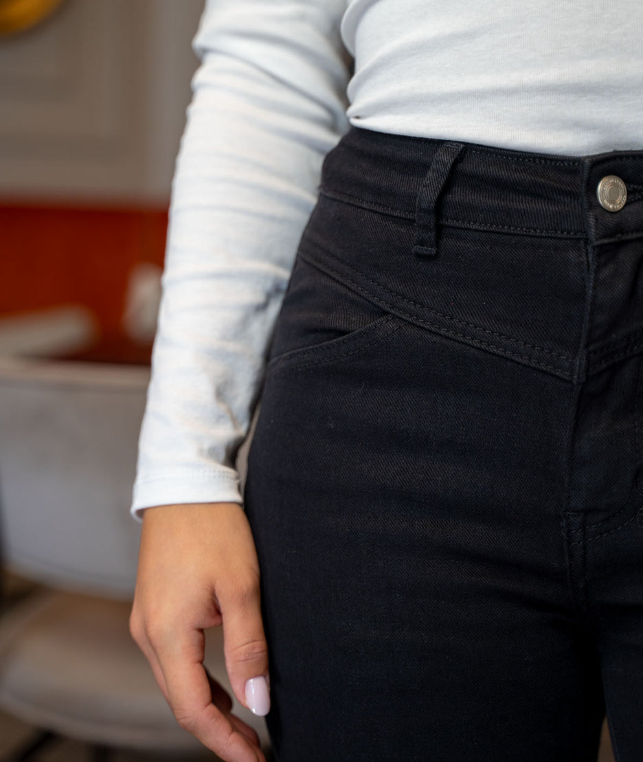 Jean Fomy noir détails