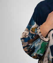 Blouse fluide à motif marine détails