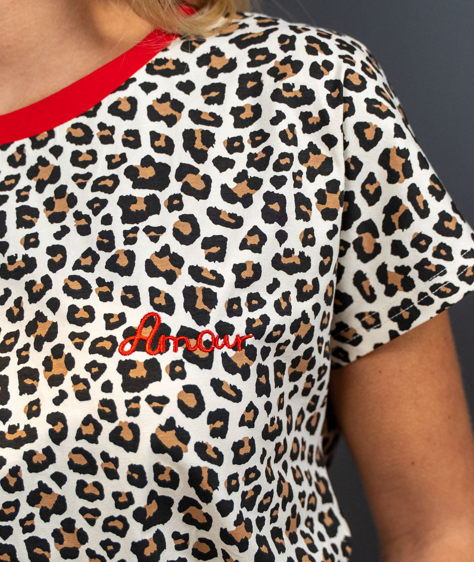 T-shirt léopard amour Léanna camel rouge détails