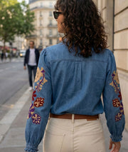 Chemise Daisy en jean brodée fleurs face arrière