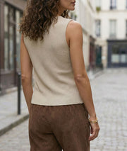 Gilet sans manches boutons dorés Bustia beige dos