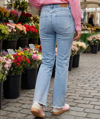 Jean flare à broderies face arrière