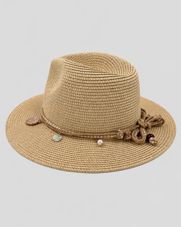 Chapeau Breloque en paille avec pendentifs beige dos