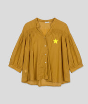 Chemise Cynthia fluide à inscription camel face