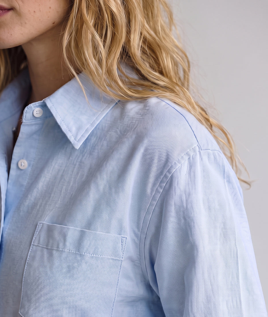 Chemise Essentiel ciel manches longues avec coupe droite courte — marque Carnaby