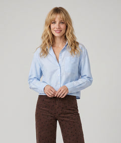 Chemise Essentiel ciel manches longues avec coupe droite courte — marque Carnaby