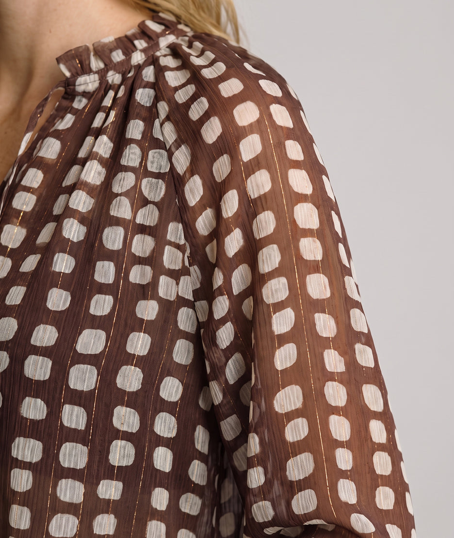 Blouse fluide femme choco à pois avec col mao volanté et lurex doré