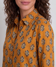 Chemise Mily ocre fluide à motif — marque Carnaby
