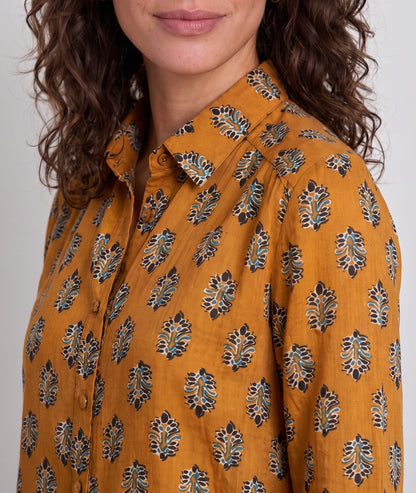 Chemise Mily ocre fluide à motif — marque Carnaby