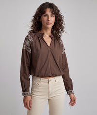 Blouse courte bouffante à broderies Tini - choco