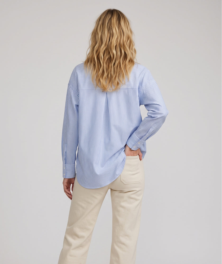 Chemise Yana bleue à rayures avec poche poitrine — marque Carnaby