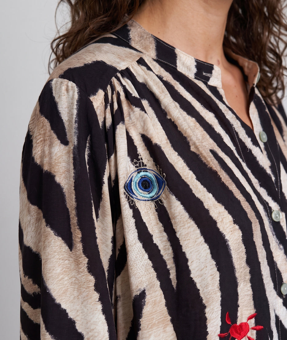 Chemise Zeko noire à motif zèbre avec broderies fantaisie — marque Carnaby