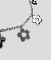 Collier Margy gris argenté détail pendentifs fleurs - Carnaby