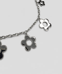 Collier Margy gris argenté détail pendentifs fleurs - Carnaby