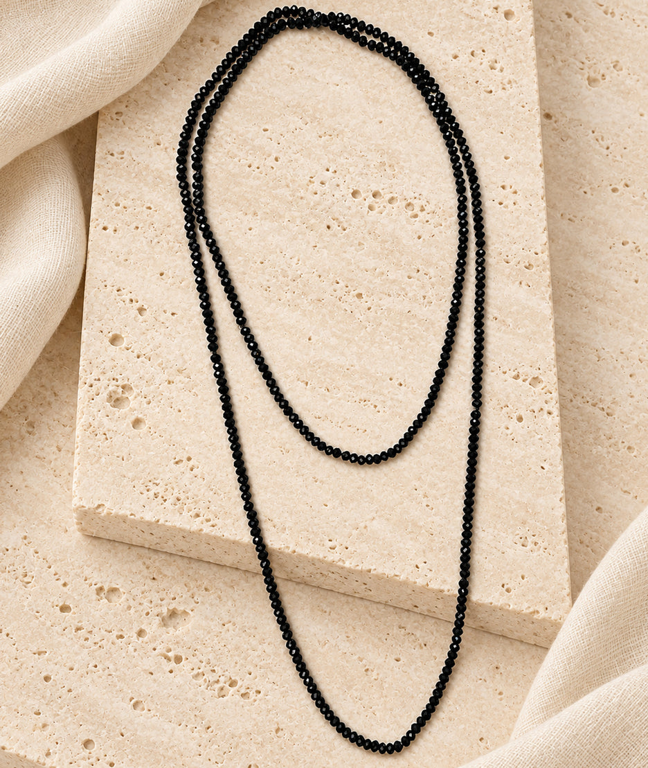 Collier sautoir multi-position en spinelle noir à perles facettées