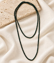 Collier sautoir multi-position en spinelle verte à perles facettées