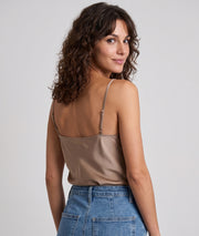 Débardeur Dianna beige en satin avec dentelle — marque Carnaby
