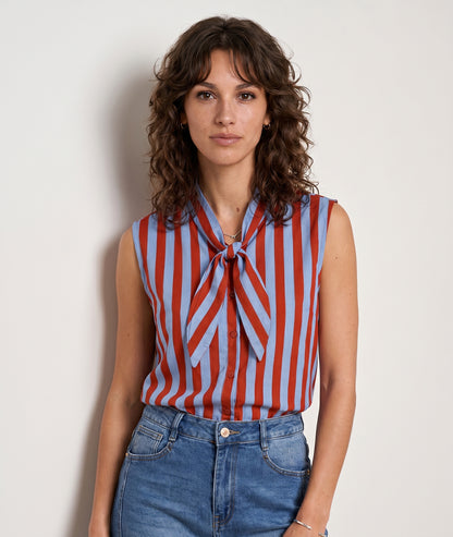 Chemise Paola bleu rouge face — marque Carnaby
