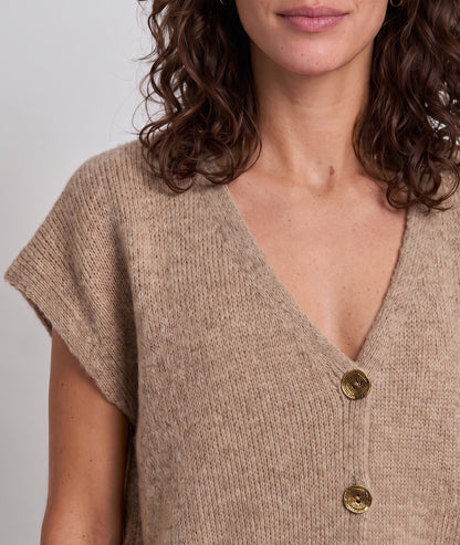 Gilet sans manches en maille femme Butonna beige à col V et boutons métalliques