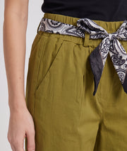 Pantalon Kaina kaki coupe carotte avec ceinture bandana détail — marque Carnaby