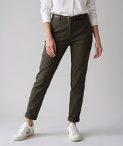 Pantalon chino coupe carotte kaki femme avec ceinture face - Carnaby