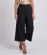 Pantalon court à pinces - noir