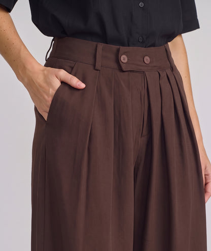 Pantalon habillé femme Carlita choco coupe large à pinces