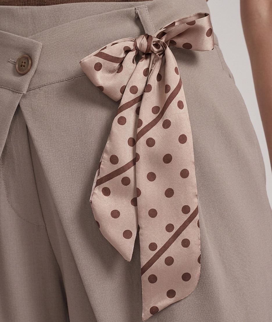 Pantalon Frana choco coupe large avec foulard à la taille — marque Carnaby