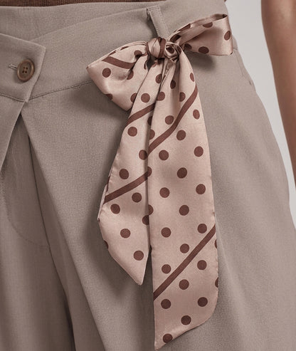 Pantalon Frana choco coupe large avec foulard à la taille — marque Carnaby