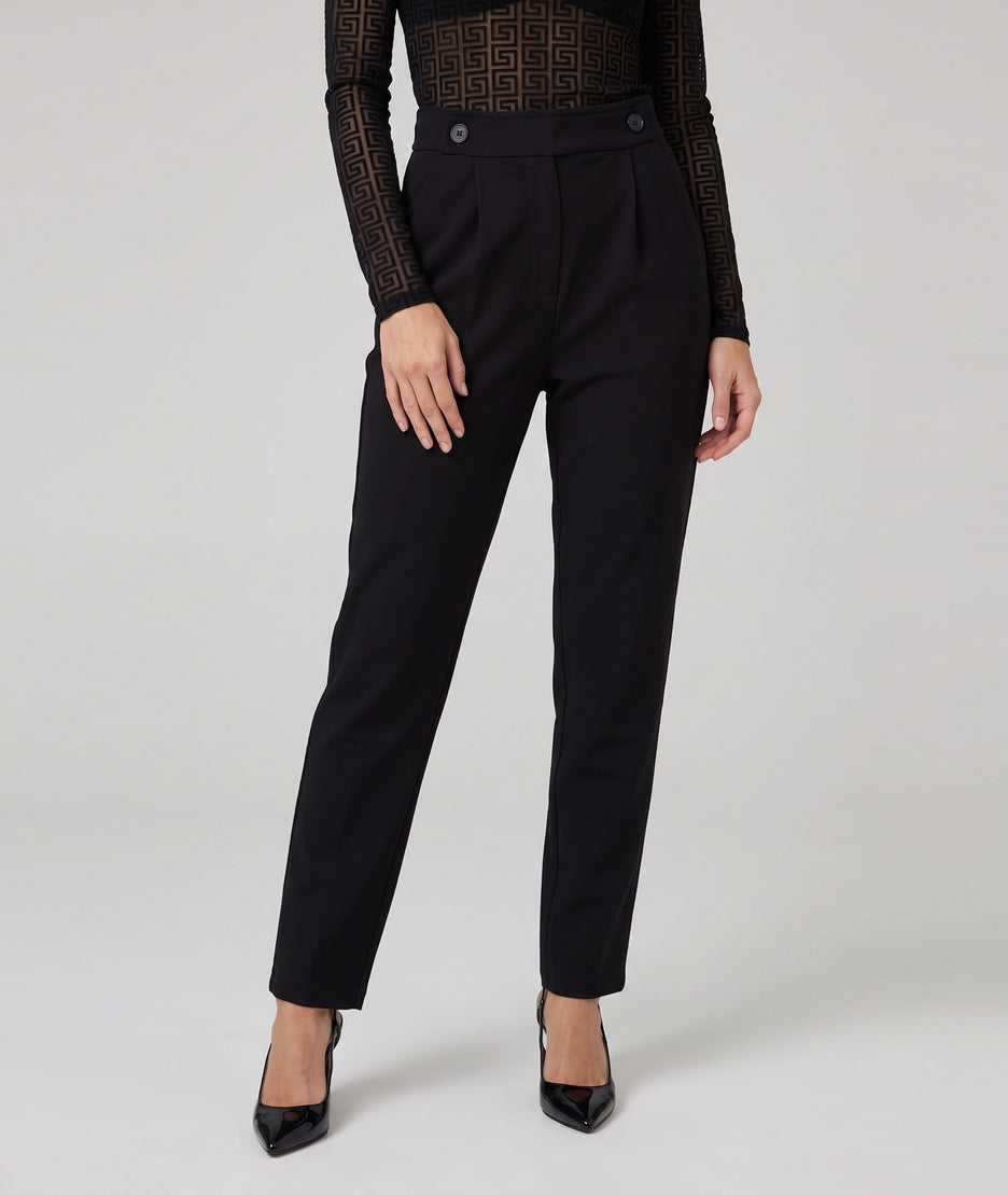 Pantalon habillé femme noir Jade coupe carotte avec boutons à la taille