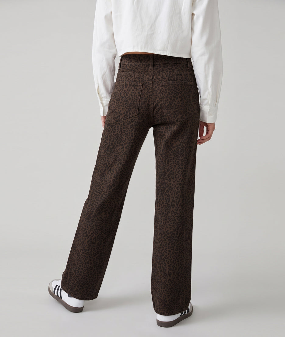 Pantalon wide leg femme choco à motif léopard taille haute porté de dos — Carnaby
