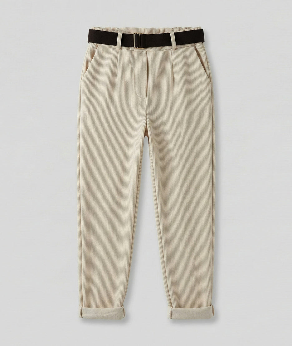 Pantalon coupe carotte en velours côtelé Patricia ecru fond blanc avant
