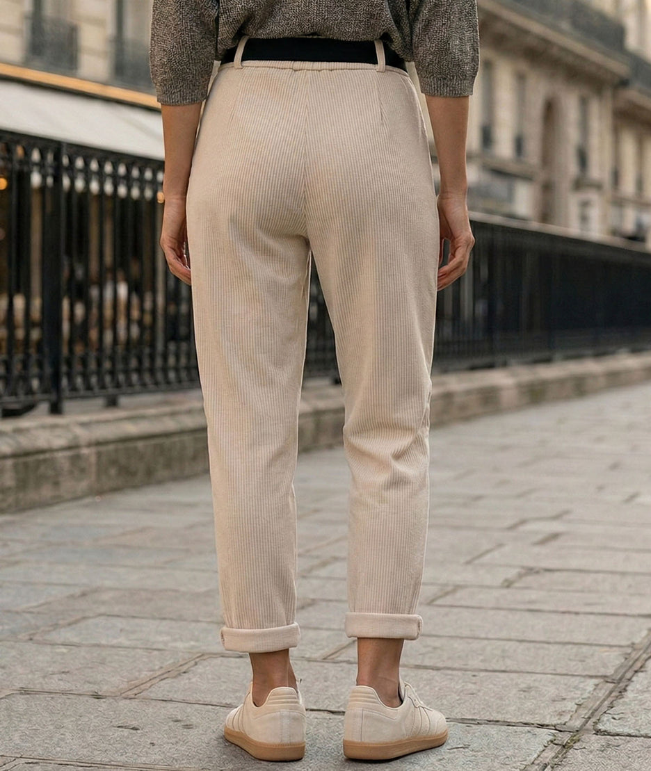 Pantalon coupe carotte en velours côtelé Patricia ecru face arrière
