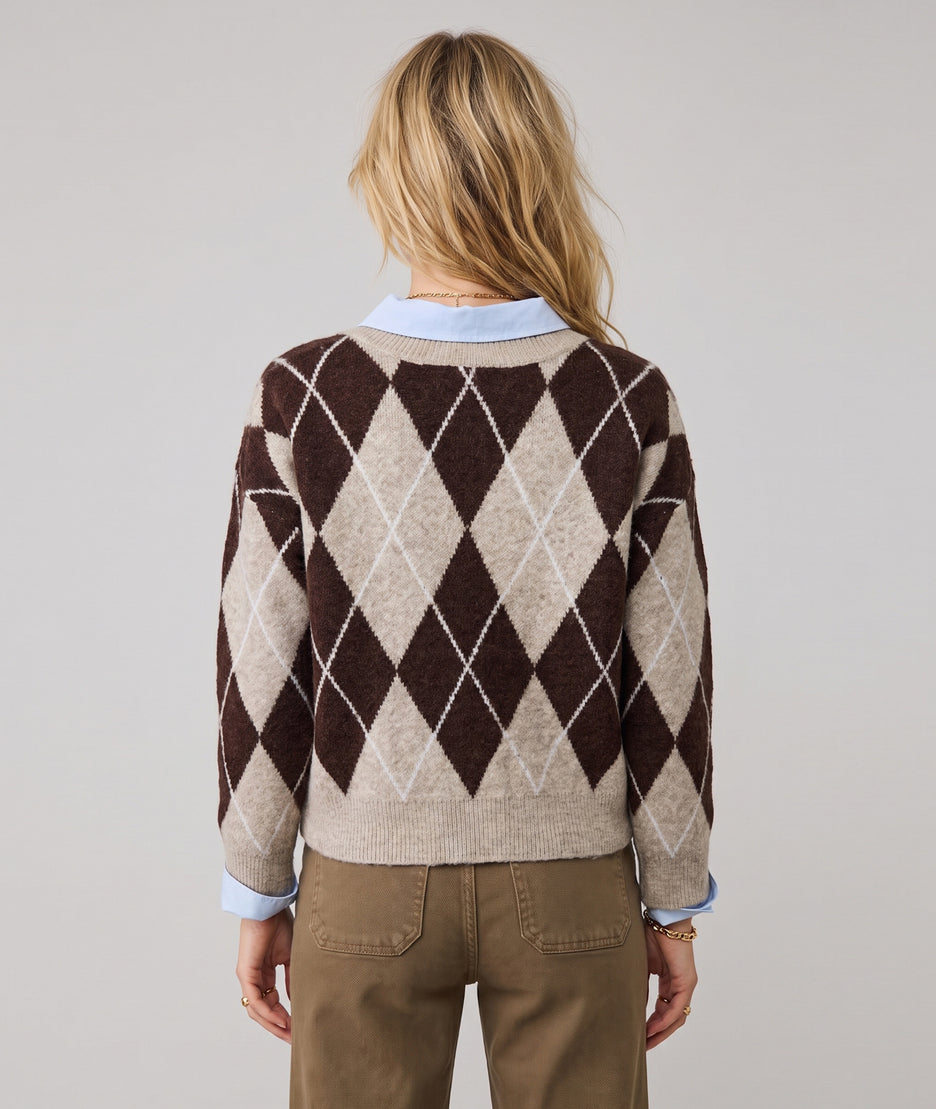 Pull en maille losange femme Esma beige et chocolat motif argyle col rond manches longues