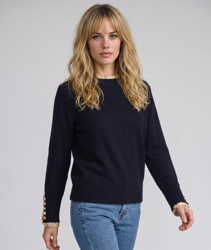 Pull femme Liberty marine en maille avec col et poignets à volants fleuris