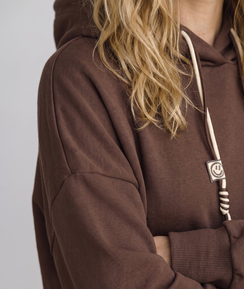 Sweat femme Marion marron oversize à capuche avec liens fantaisie et manches longues