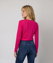 Pull col V femme Suzanna fushia en maille fine avec boutons