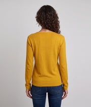 Pull col V femme Suzanna ocre en maille fine avec boutons