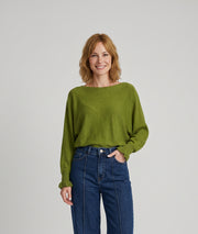 Pull manches longues femme Violona anis coupe ample col bateau manches chauve-souris et poignets à volants
