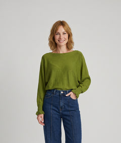 Pull manches longues femme Violona anis coupe ample col bateau manches chauve-souris et poignets à volants